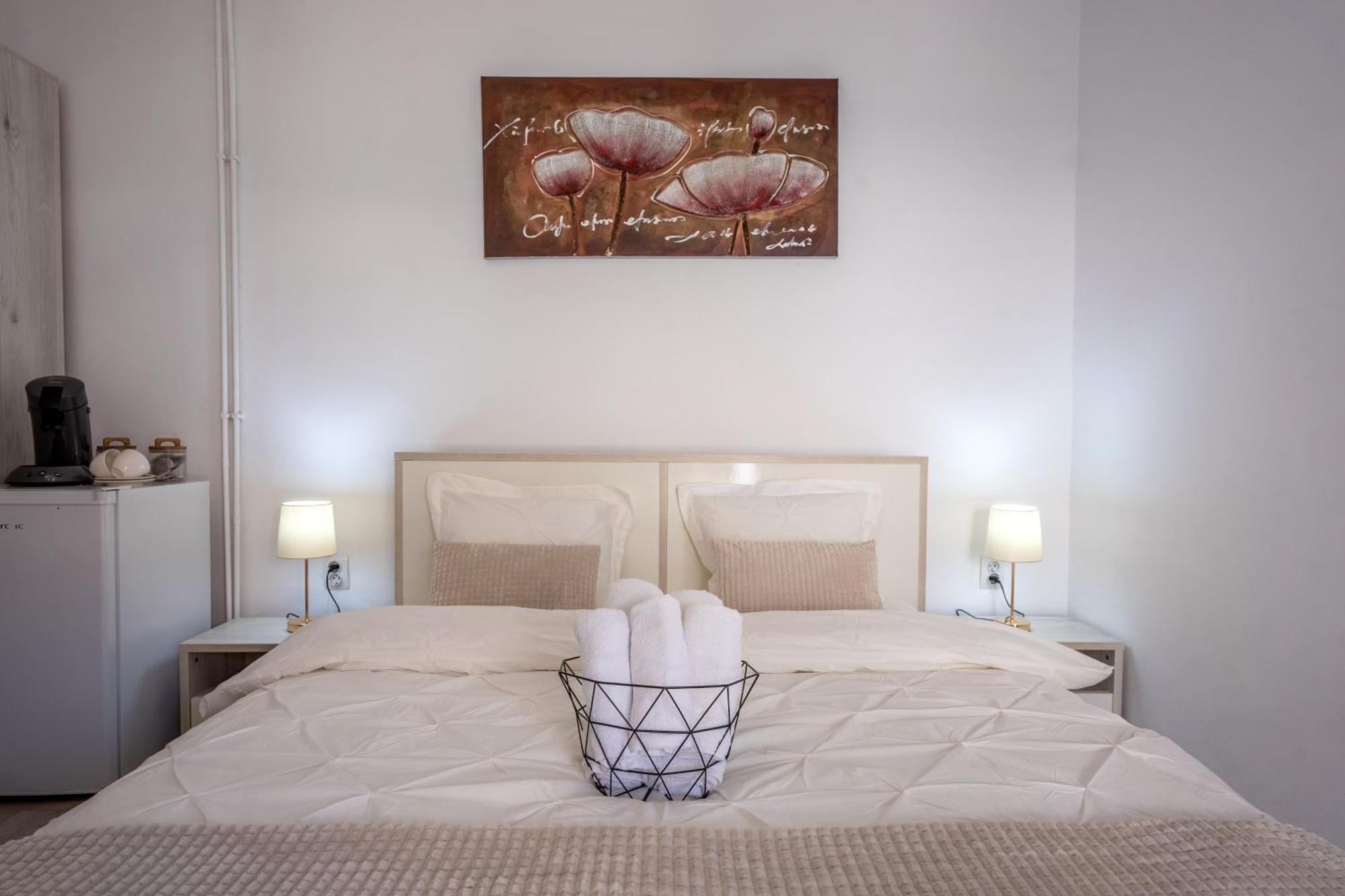 Central Amelie Accommodation ซิวิโชอารา ภายนอก รูปภาพ